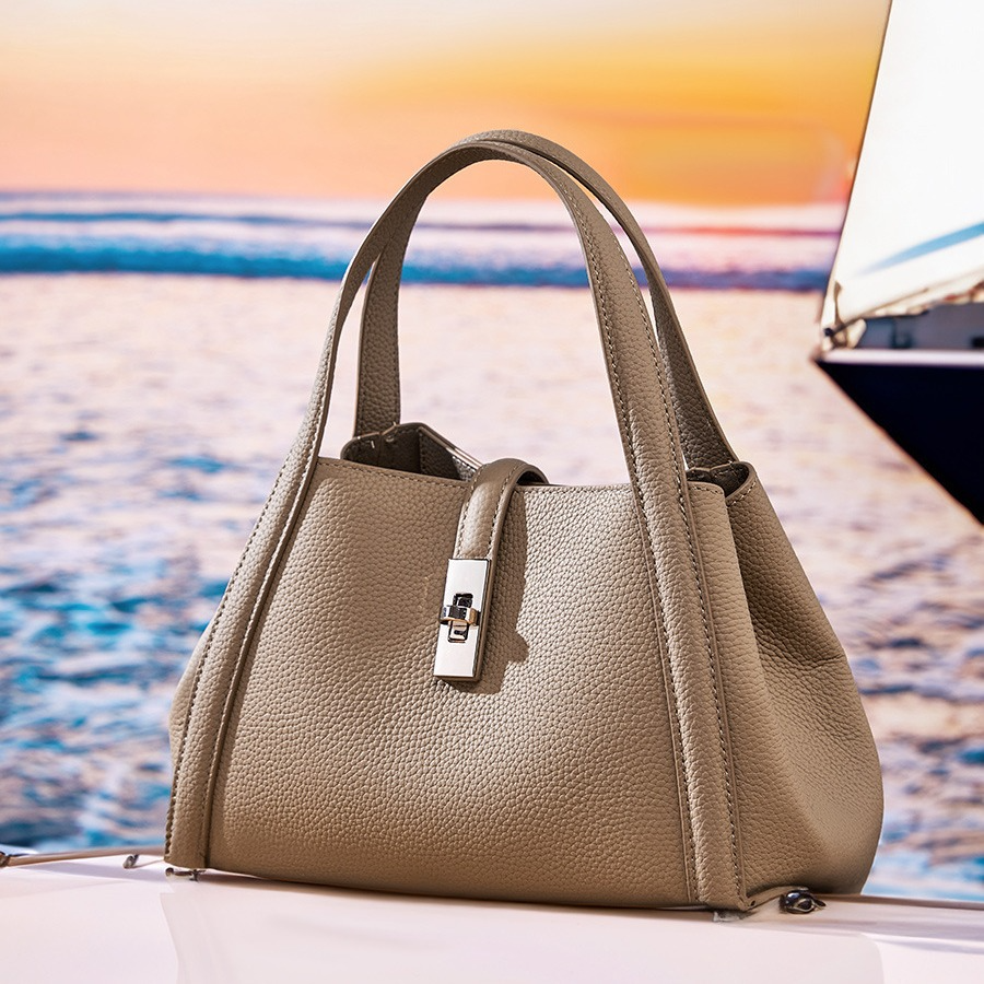 Fashionable Korean-style Large-capacity Leather Handbag - ÅlandWell