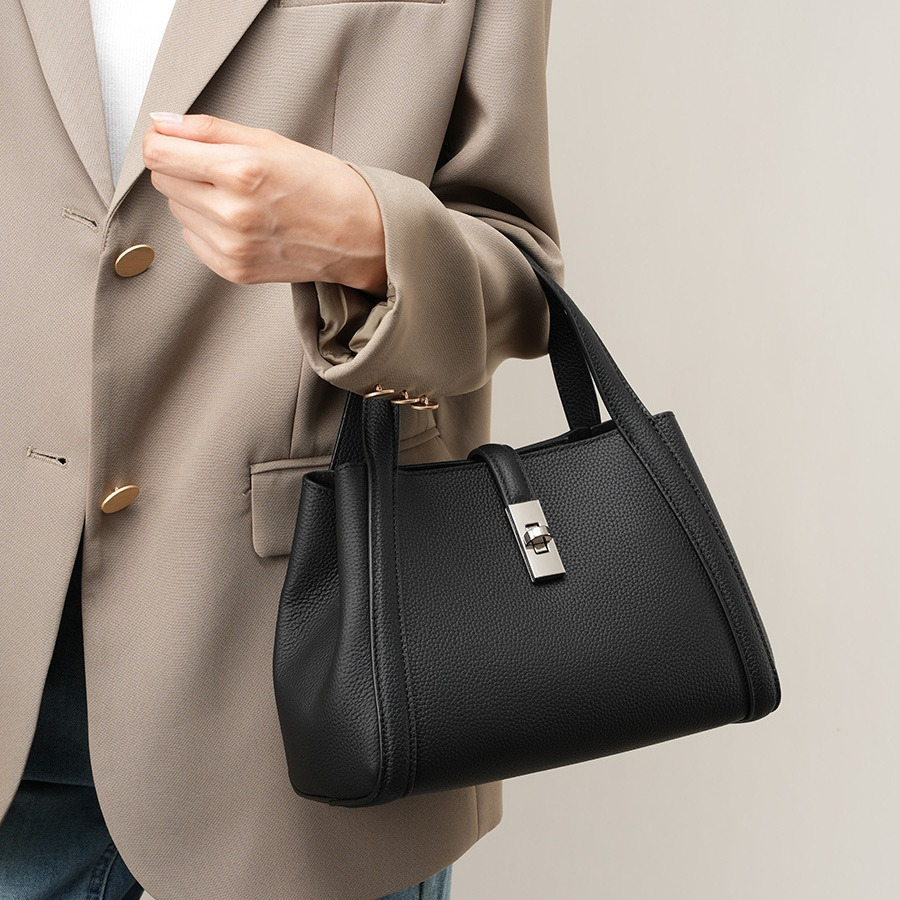 Fashionable Korean-style Large-capacity Leather Handbag - ÅlandWell