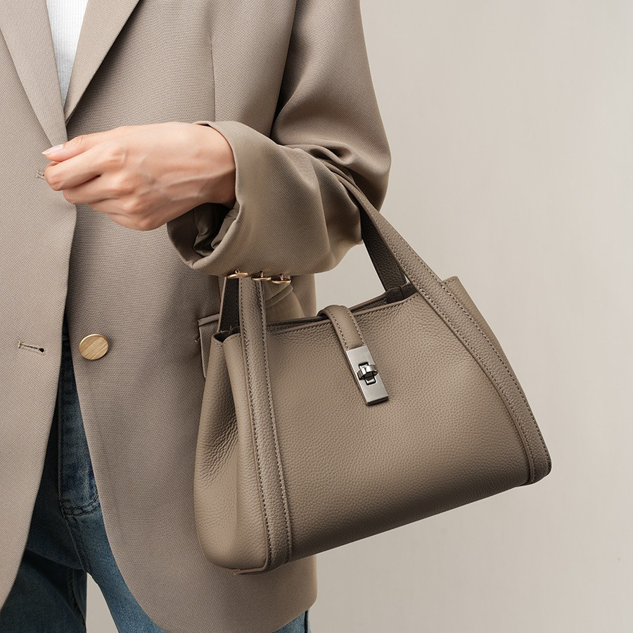 Fashionable Korean-style Large-capacity Leather Handbag - ÅlandWell